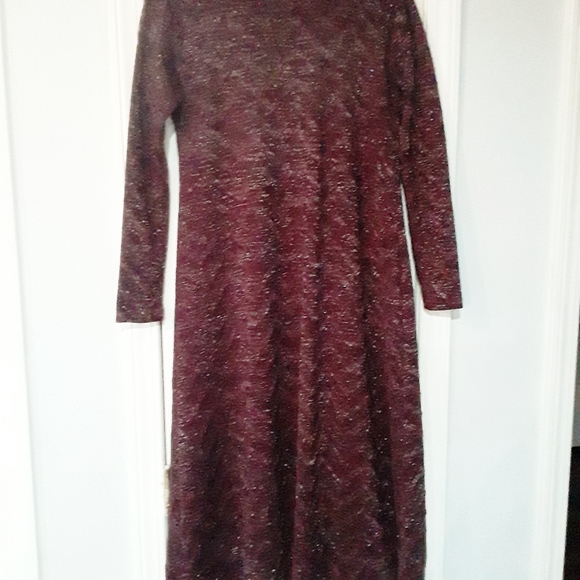 KMW wine color shimmer loose fit dress - Picture 2 of 5